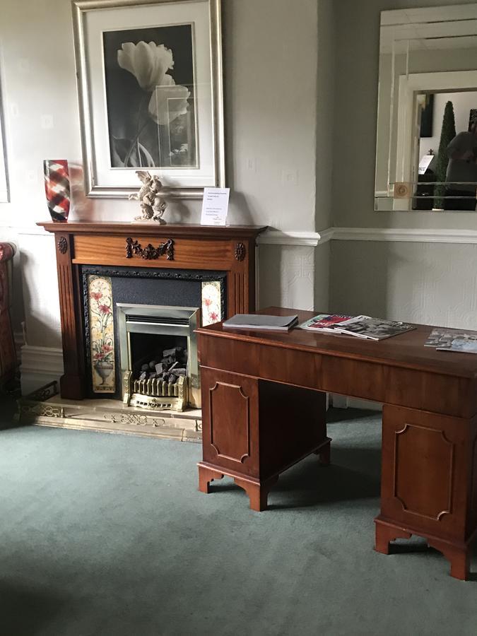 Oyo Maggie Jones Guest House Cardiff Dış mekan fotoğraf
